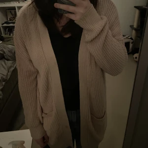 Stor rosa kofta/cardigan - Tjockt material  Lång