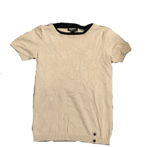 Mango tröja - Trendig mango tröja som är Stockholm stil. 