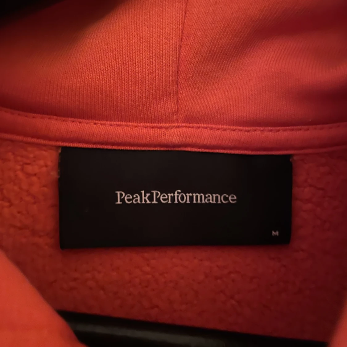 Peak Performance Hoodie - 91