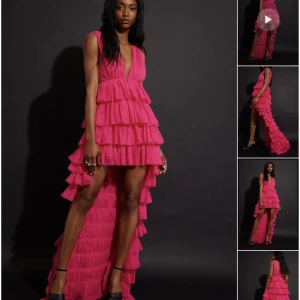 Tyll klänning - jätte snygga klänning i storlek 36 tänkte ha som balklänning men har ångrat mig. Köpt för 1500💘skriv privat för bilder med den på