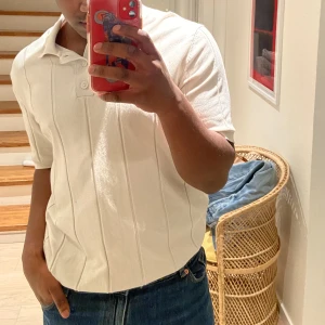 Piké  - Svin snygg pikétröja fårn Zara i väldigt bra skick bara använd fåtal gånger.