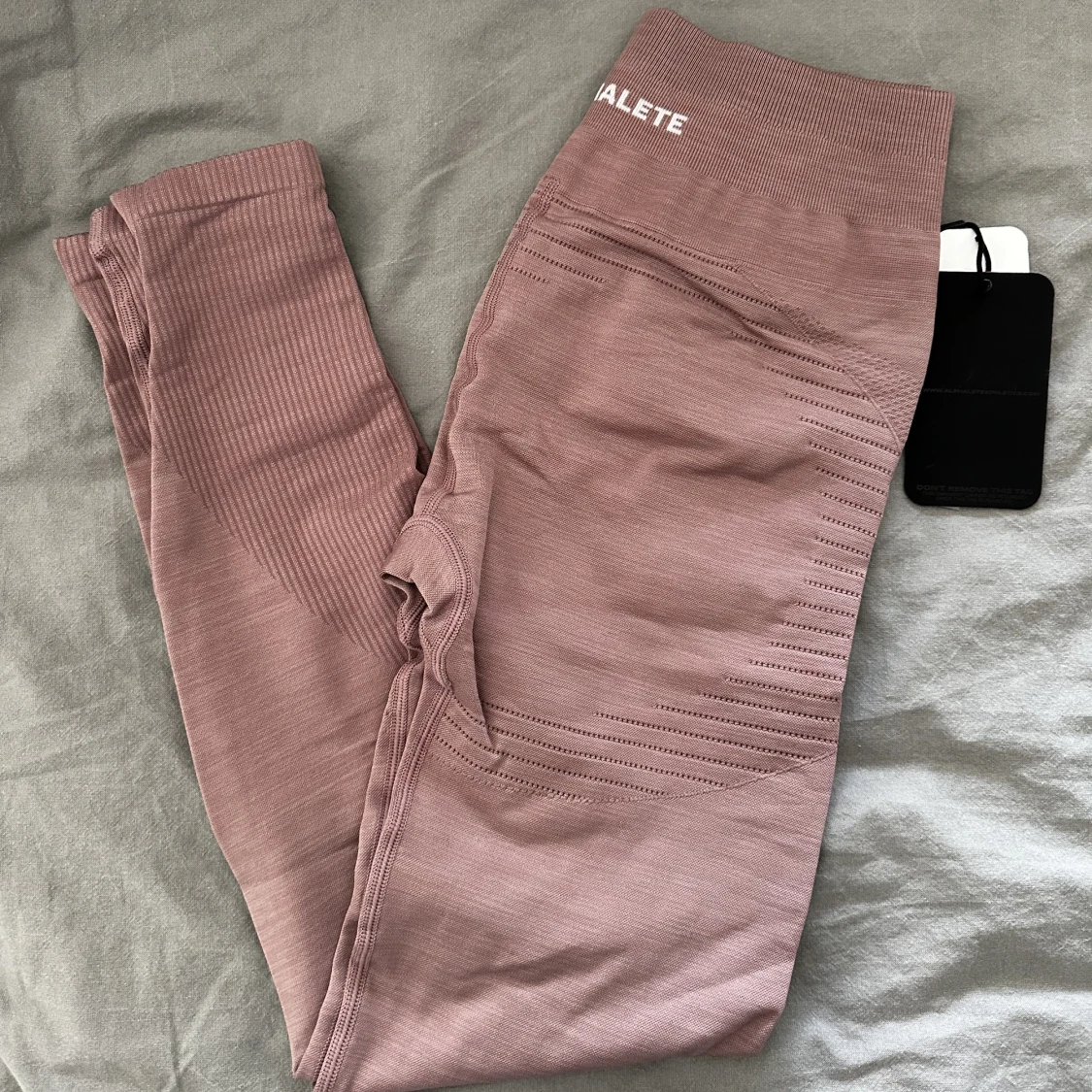 Alphalete Ozone leggings  - 90