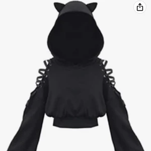 Tröja - Denna va tyvärr för liten för mig🖤Köpte den från aliexpress🖤Märket EmoPink🖤Inga defekter va jag ser🖤Skickas med en S påse eller spårbar frakt beroende på om den får plats i påsen eller inte🖤