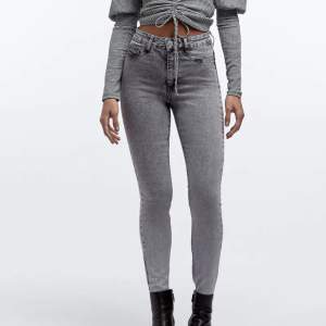 Helt nya Molly jeans från Gina 💖 Pris 150+frakt stolek S
