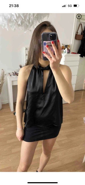 Zara topp - Säljer denna populära topp från zara. Slutsåld på hemsidan 