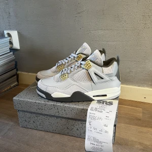Jordan 4 craft - Jordan 4 craft. En snygga skor för som passar för varje tillfälle. Kvitto och box finns. Frågor och pris kan diskuteras. Kan Skicka eller mötas upp men väljer det som passar dig bäst.