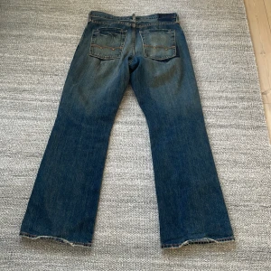 Vintage jeans  - Feta vintage jeans i väldigt fint skick! Size 32/33 eller nått skulle jag säga! Lite bootcut på dessa 