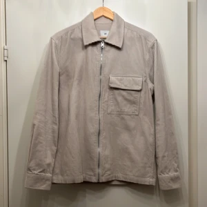 overshirt från hm - overshirt i beige färg från hm 