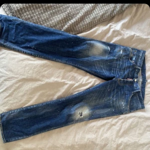 Dsquared2 jeans - Dsquared2 Jens väldigt bra skick skulle säga 9/10 Priset går att diskutera 