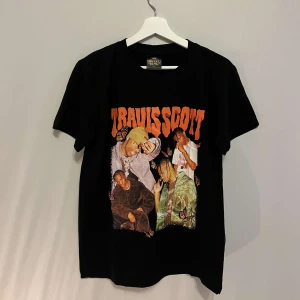Travis scott t-shirt - Travis scott tisha, riktigt skön å snygg. 