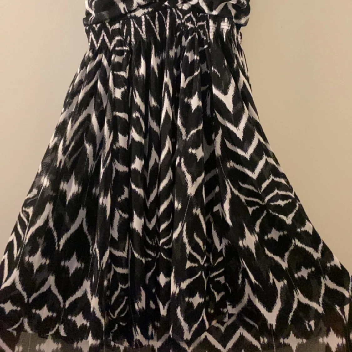Svartvit klänning  - 90
