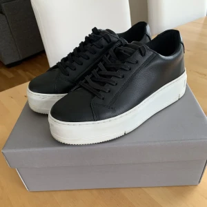 Vagabond skor - Säljer mina Vagabond skor i modellen Judy då jag inte har så mycket användning för dem längre. Dem är i storlek 36 och är använda fåtal gånger. Köpta för 1200kr.