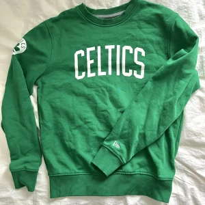 Vintage Sweatshirt Celtics  - I super bra skick men säljs då den ej kommer till användning!! Det står att den är i storlek S men passar även Xs och M 🙌🏼
