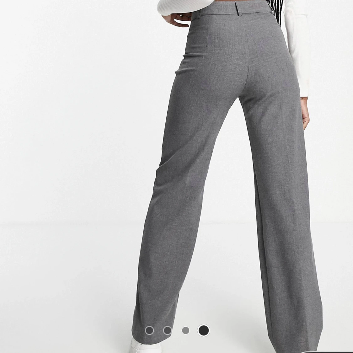 Gråa kostymbyxor - 91