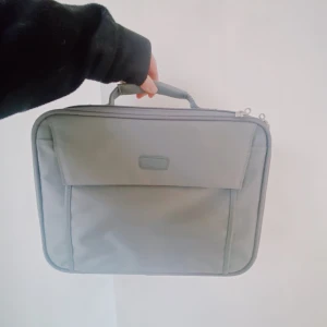 Laptopväska, grå - Aldrig använd pga fel storlek.