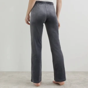 Gina trico sett  - Säljer detta sett pga liten storlek