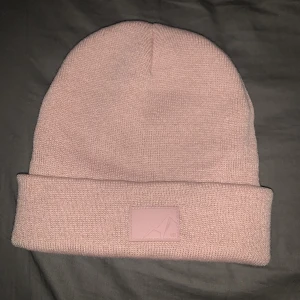 Rosa Mössa - Ny superfin mössa från Lager 157. Endast provad 