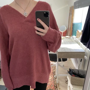 Stickad tröja - Finaste stickade tröjan😍 oversized och perfekt för sena sommarkvällar😍