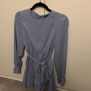 Klänning - Klänning från shein storlek 38