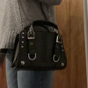 Väska från Zara - Väska från zara som aldrig kommer till användning💘
