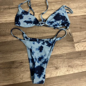 Bikini - Säljer dessa bikinis 30kr styck per del 
