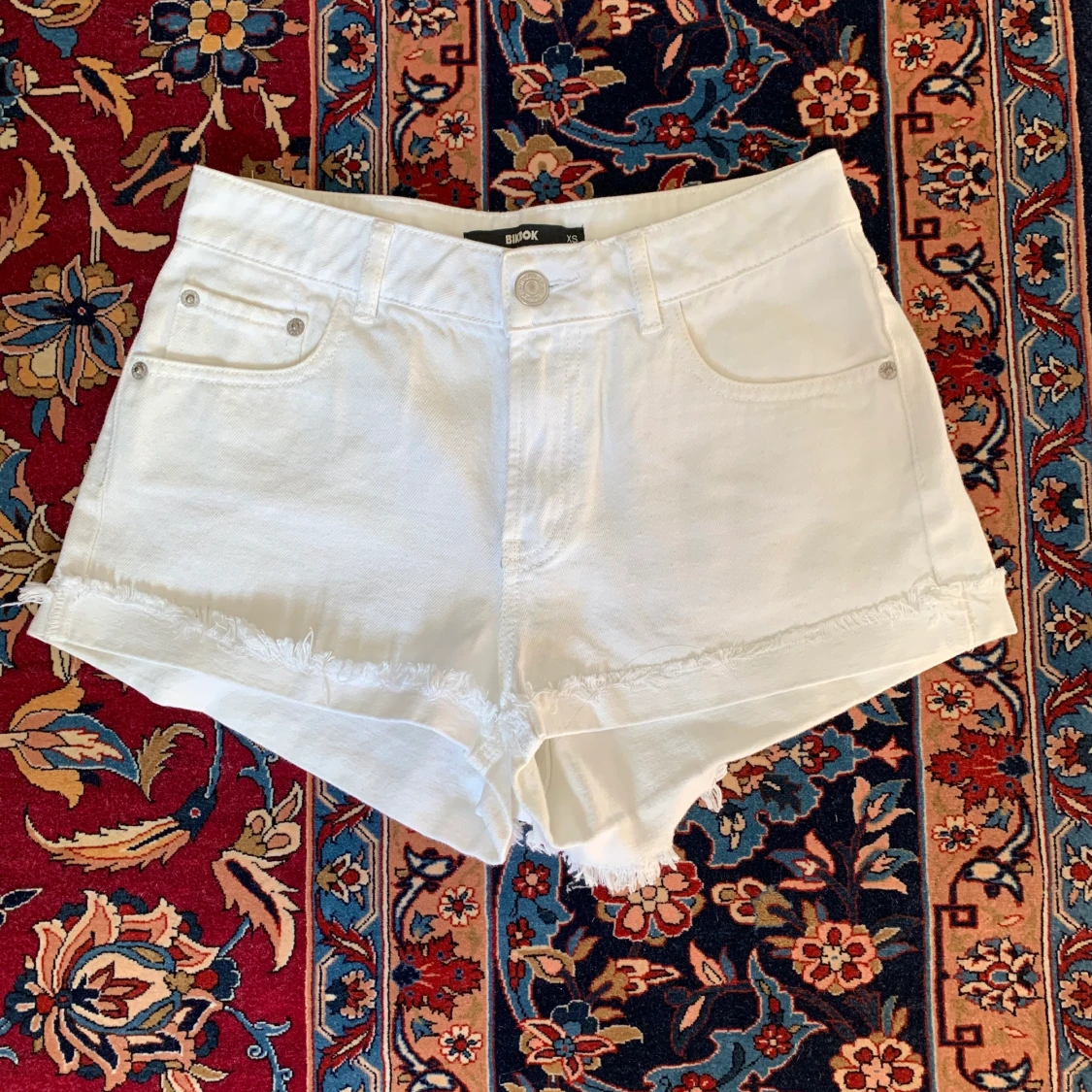 Vita shorts från Bik Bok