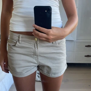 Jeansshorts  - Shorts från hm i storlek 38