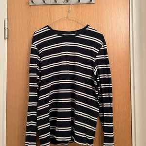 Tröja - Randig tröja från HM!!💕