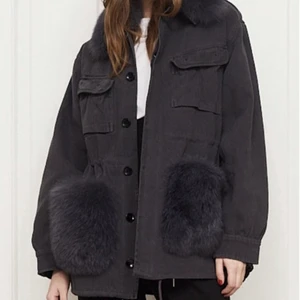 Custommade jacka  - SÖKER denna custommade jacka i storlek XS/S eller S/M, kan betala bra 