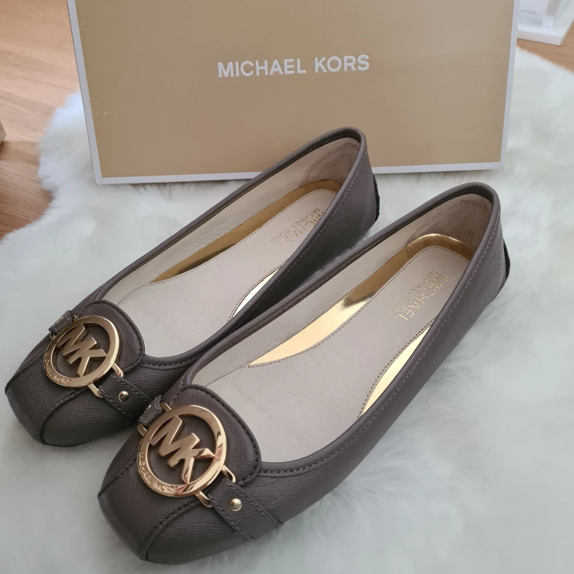 Michael Kors  - 90