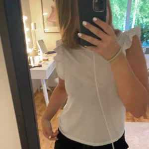 Tröja  - så gullig topp från new yorker. Löparen står för frakt 💓