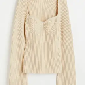 SÄLJER denna ”ribbstickad topp” stickade tröja från H&M i stl M. Endast provad. Vid snabb affär kan jag sänka priset 