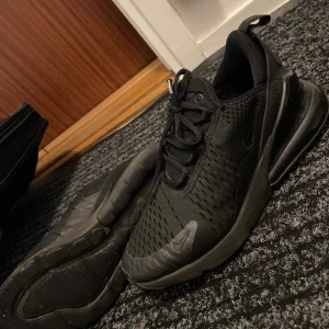 Nike air max 270 - Använts bara 4,5 gånger