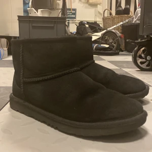 Uggs - Säljer mina uggs💕 använda men i fint skick 💕