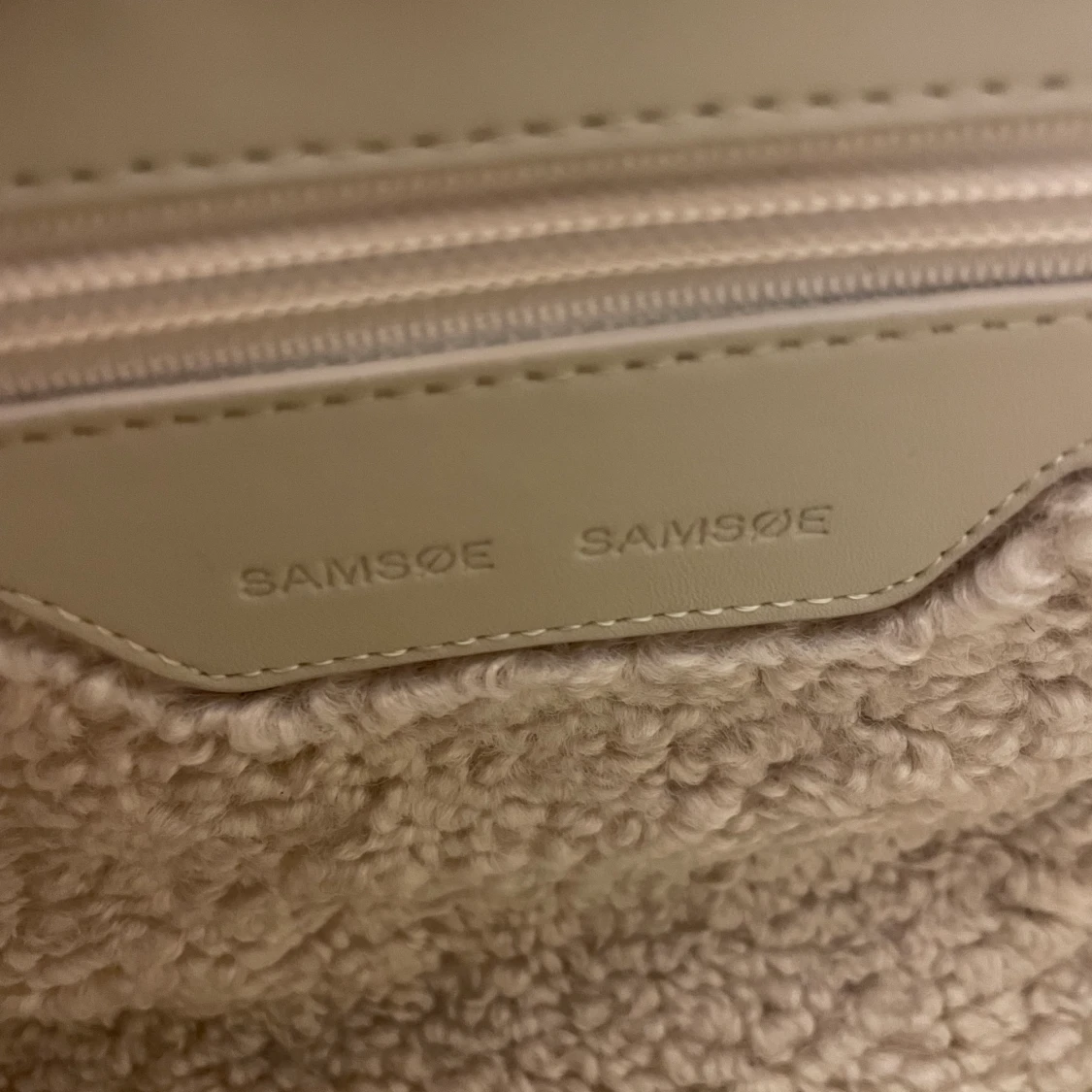 Teddy-väska från SAMSOE SAMSOE - 91