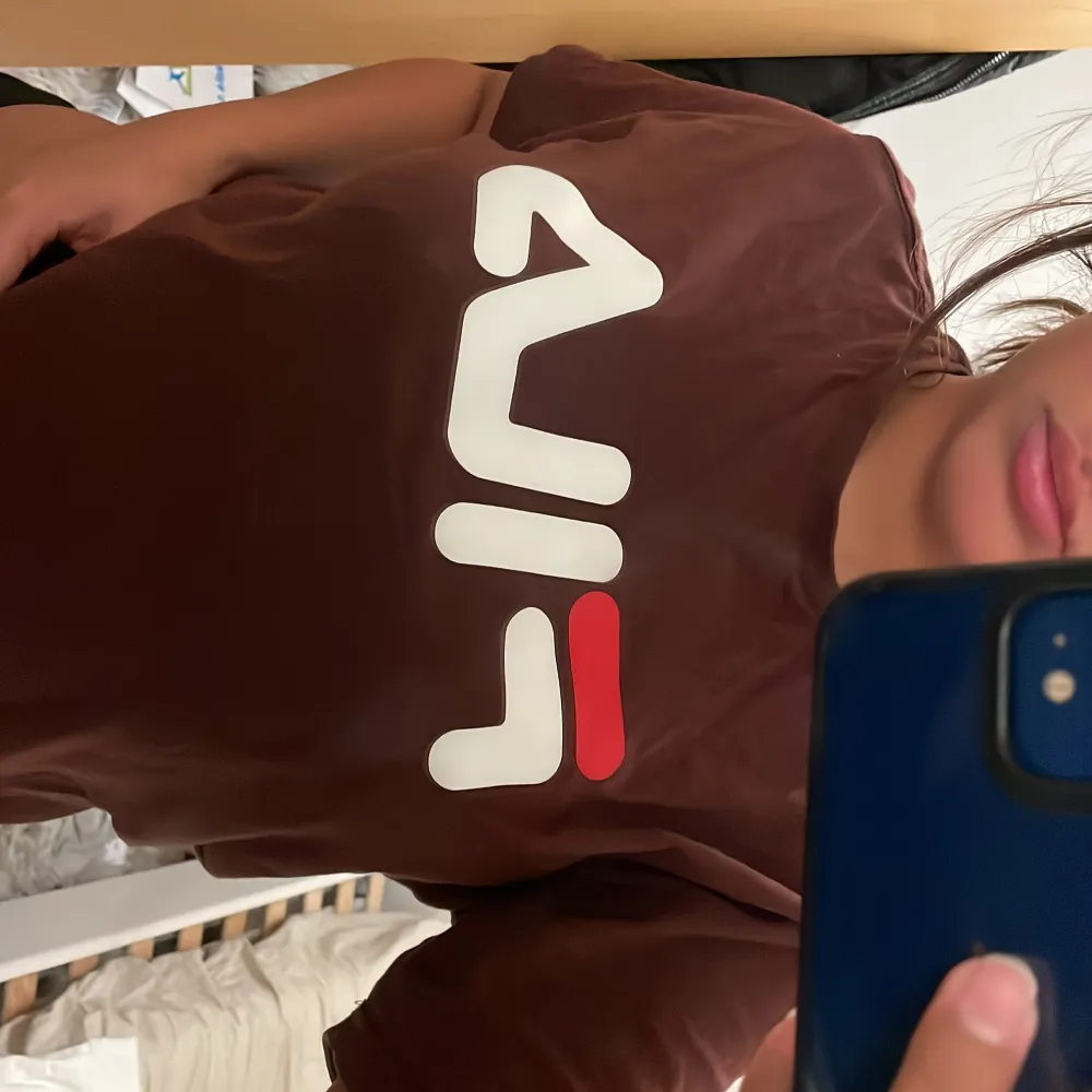 Brun Fila t-shirt. Använd en få antal gånger.🤎. T-paidat.