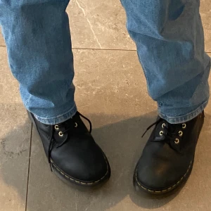 dr.martens  - supersnygga dr.martens i modellen DM's wintergrip - alltså perfekta nu till vintern. endast använda förra säsongen och är i bra skick. självklart äkta med äkta läder. nypris ca. 2600kr💞 skriv privat vid fler frågor