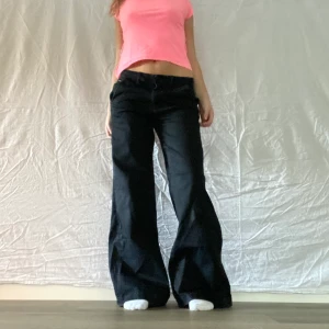 Svarta lågmidjade byxor - Så snygga lågmidjade svarta byxorn! Från g-star 