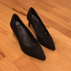 Klackar - Klackskor i storlek 38