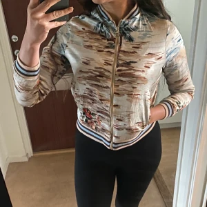 Jackazara höstjacka - Höstjacka, som ny