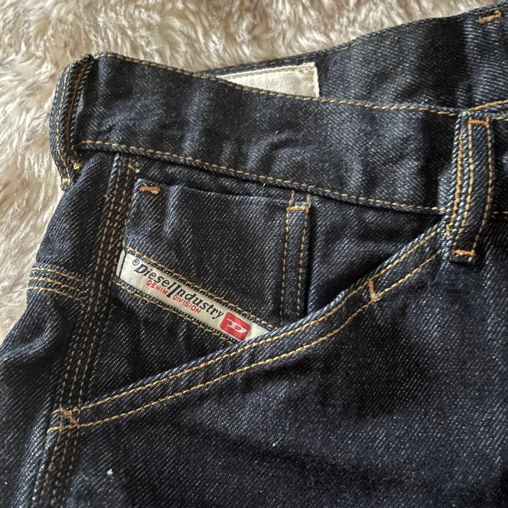 Mörkblå diesel jeans. Nypris 1399kr. Jeans & Byxor.