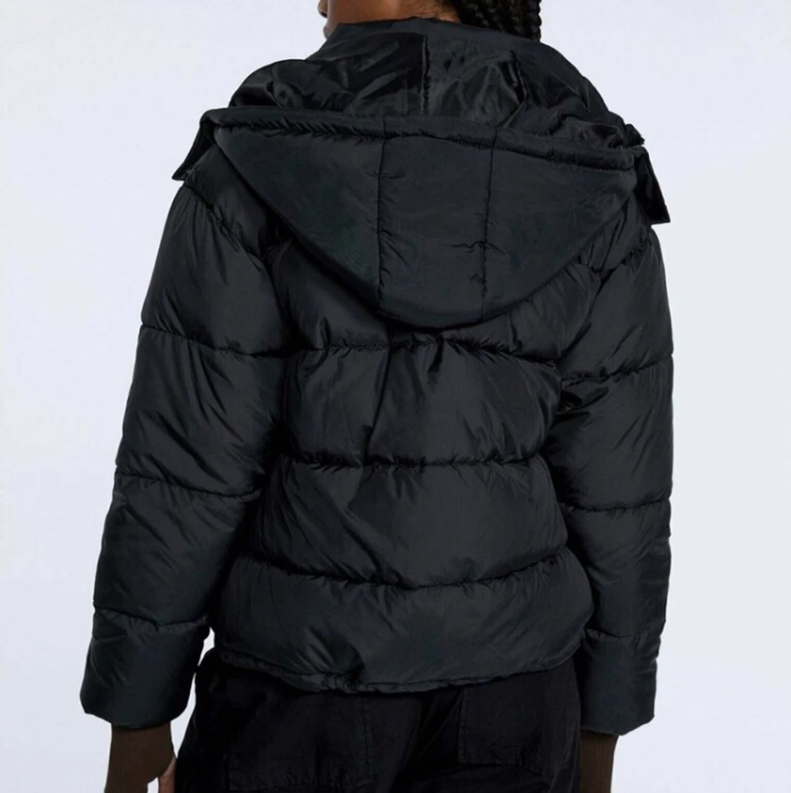 Svart puffer jacka  - 90