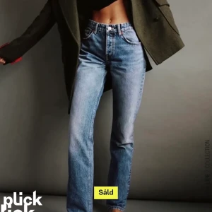 Jeans  - Undrar om nån skulle vilja byta dom här jeansen mot 36 🙃💓