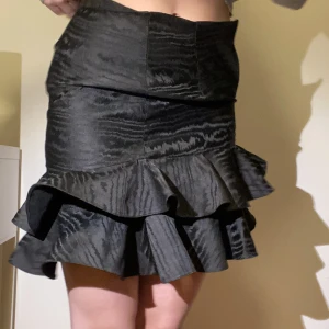 Festkjol! - För liten kjol därav lite sämre bilder men kan skicka bättre bilder privat 