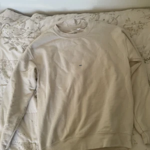 Poetic collective - Snygg tröja ifrån poetic collective. 8/10