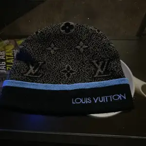 Helt ny Louis Vuitton mössa, helt oanvänd köpte för ngn vecka sen.