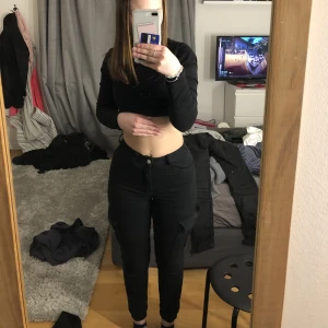 Byxa - Jätte fina cargo byxor, använt 1-2 ggr🤍