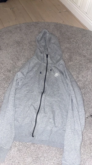 Nike kofta - Den är använda några gånger men är i bra skick