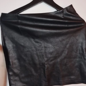 Kjol - Fin svart kjol