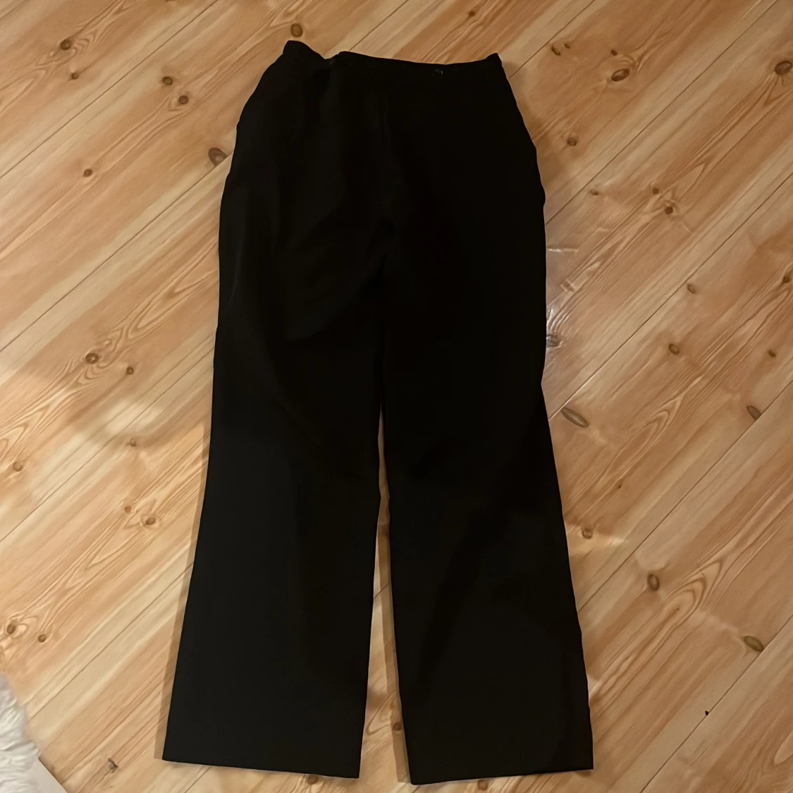 Svarta kostymbyxor  - 90